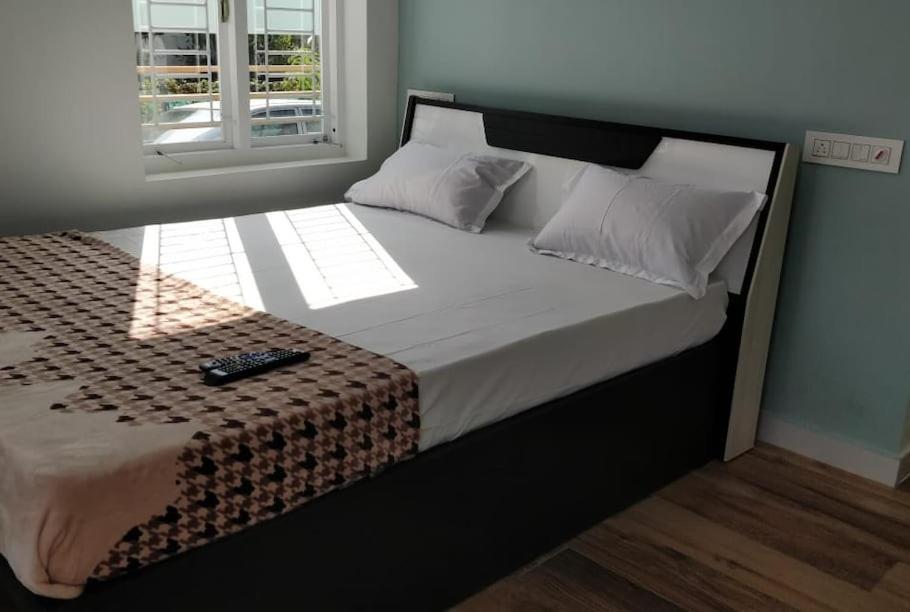 Апартаменты Ab Island Residency Mundrothuruth Экстерьер фото